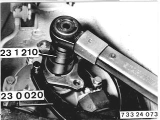 73324073 - click to zoom