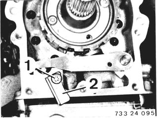 73324095 - click to zoom