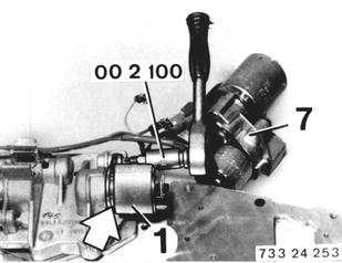 73324253 - click to zoom
