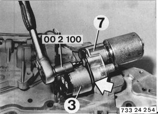 73324254 - click to zoom